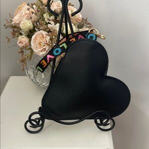 Black Faux Heart Shape Handke Bag